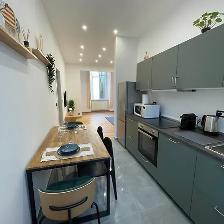 San Vincenzo Modern アパート *