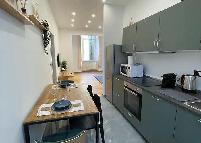 San Vincenzo Modern 아파트 *